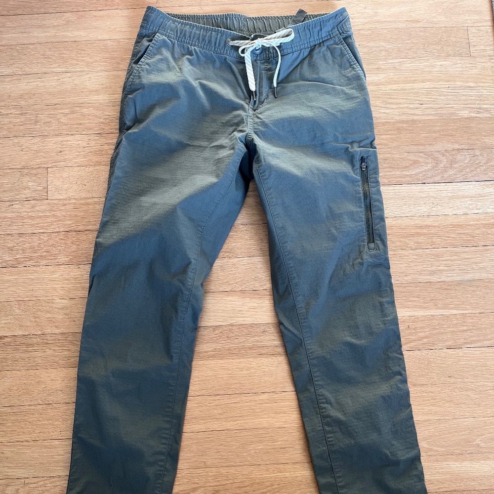 NWOT Vuori Rip Stop Pant